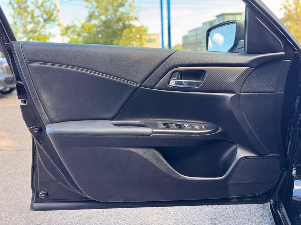 Used 2016 Honda Accord Sport image 12