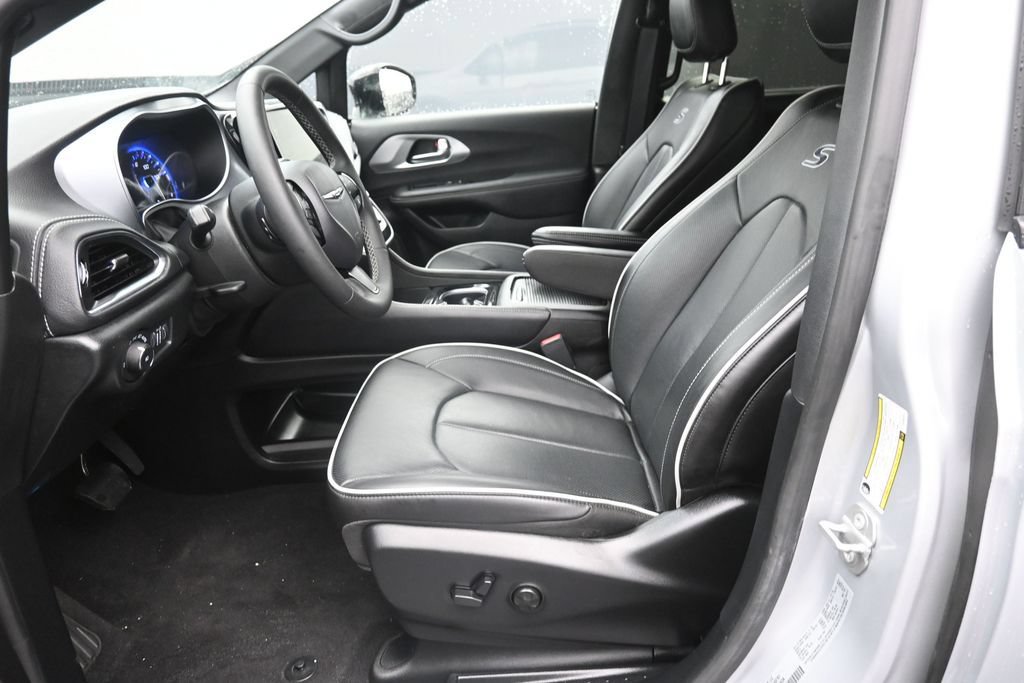 Used 2026 Chrysler Pacifica Limited w/ S Appearance Package FWD image 21
