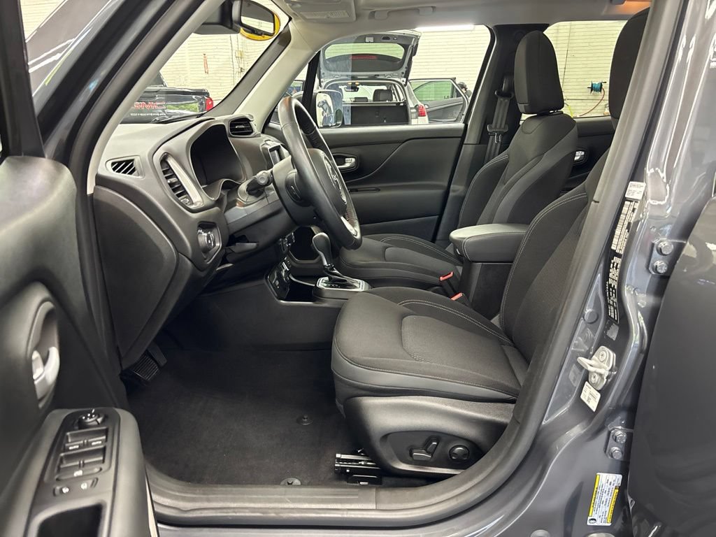 Used 2023 Jeep Renegade Latitude w/ Sun/Sound Group AWD/4WD image 14