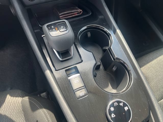 Used 2025 Nissan Rogue SV AWD/4WD image 18