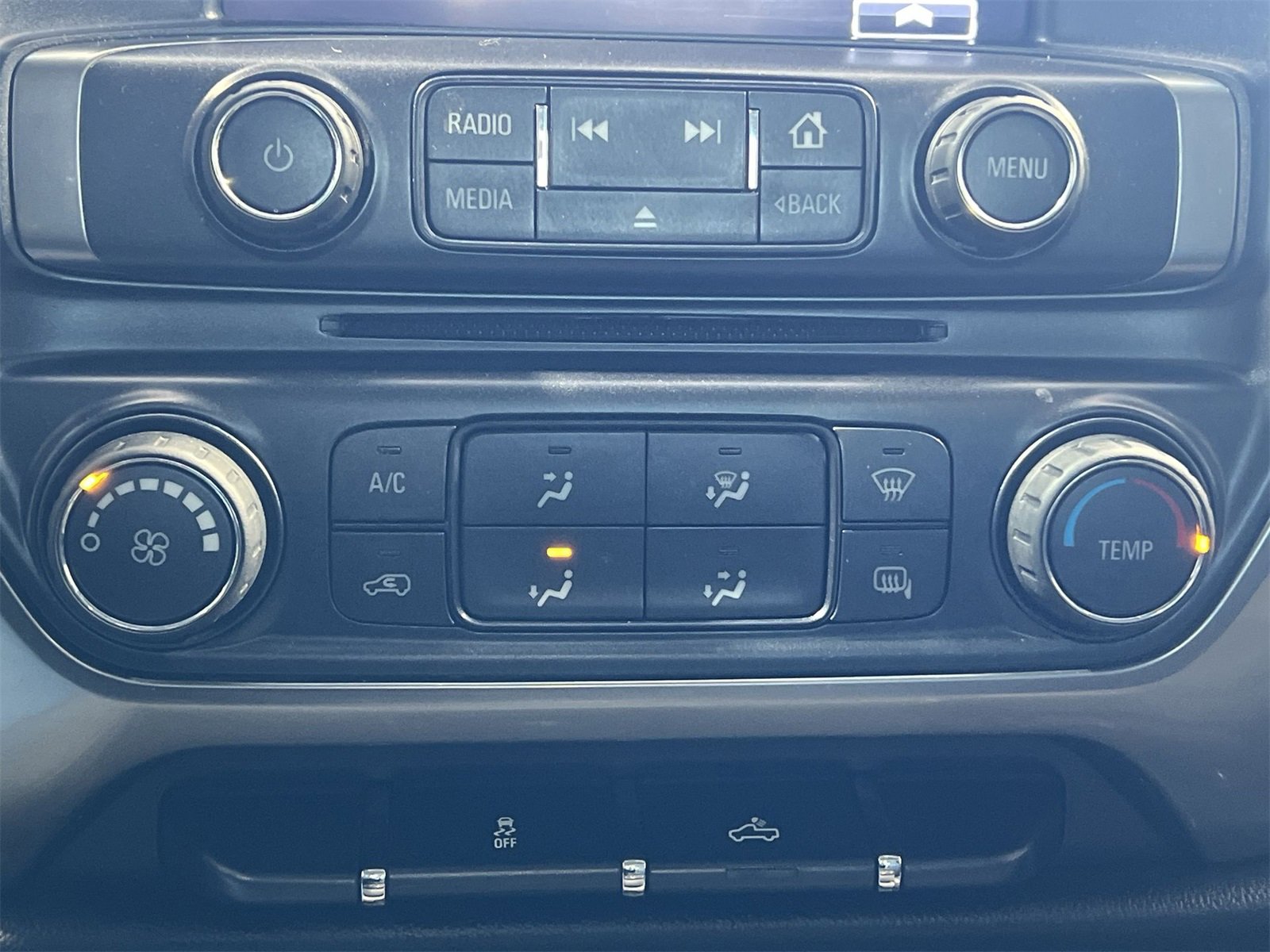 Used 2018 Chevrolet Silverado 1500 LT image 18