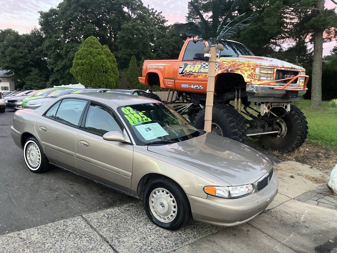 Used 2002 Buick Century Custom w/ Special Edition Pkg FWD image 2