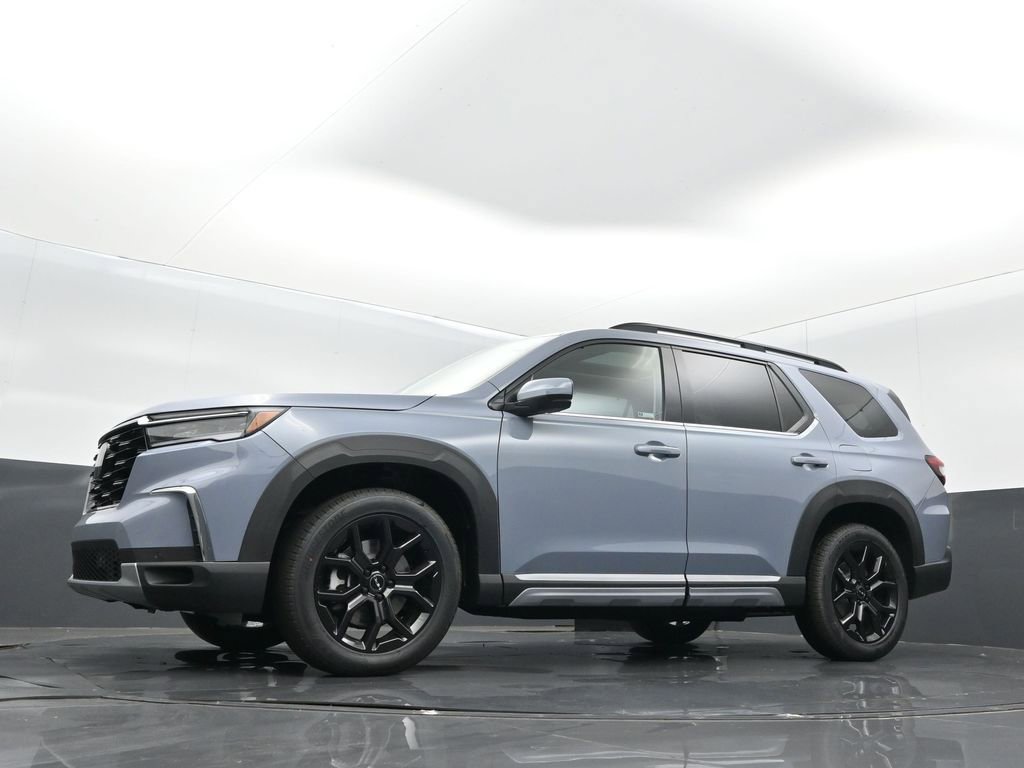 New 2025 Honda Pilot Touring image 11