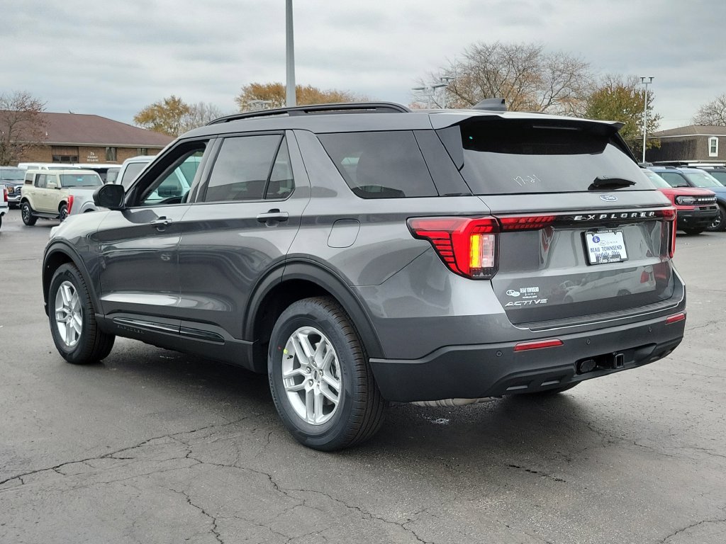 New 2026 Ford Explorer Active RWD image 6