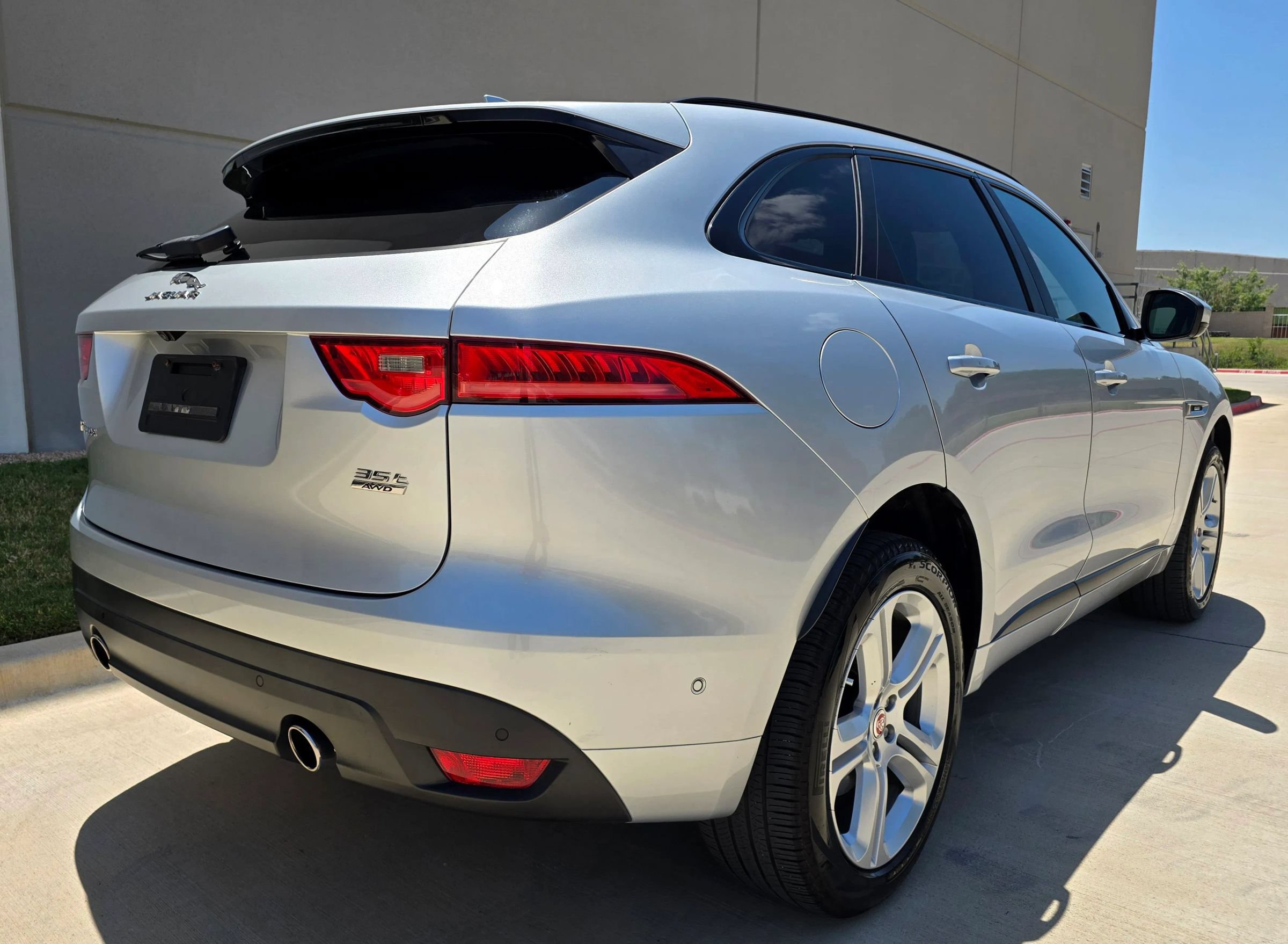 Used 2017 Jaguar F-PACE R-Sport AWD/4WD image 9