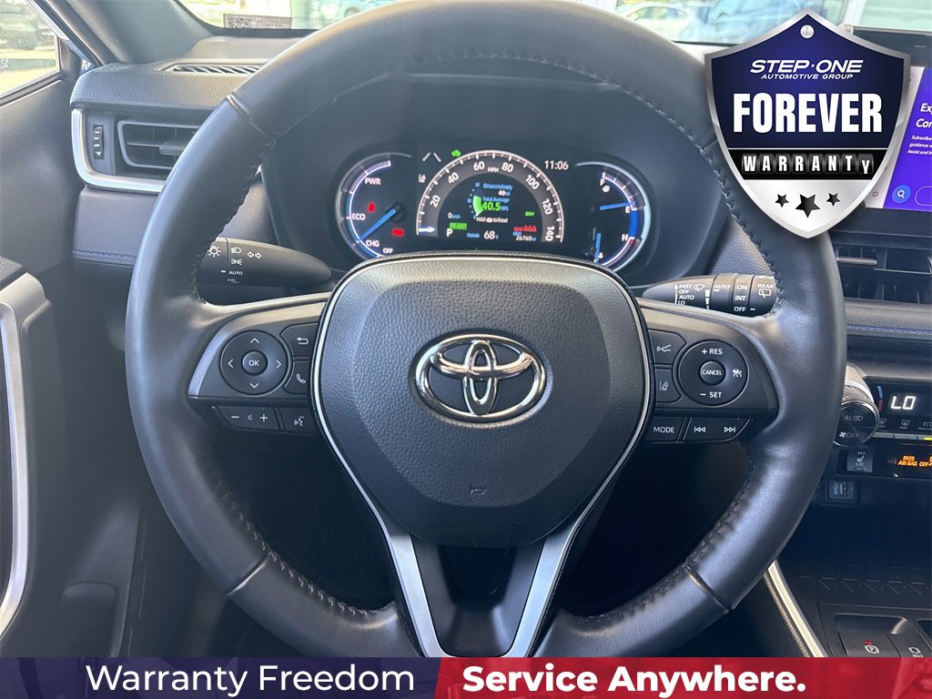 Used 2024 Toyota RAV4 SE image 16
