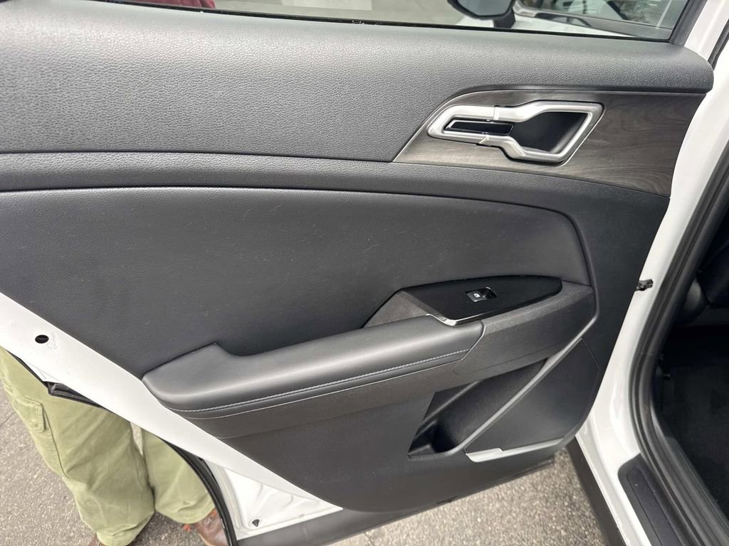 Used 2023 Kia Sportage X-Line w/ X-Line Premium Package image 17