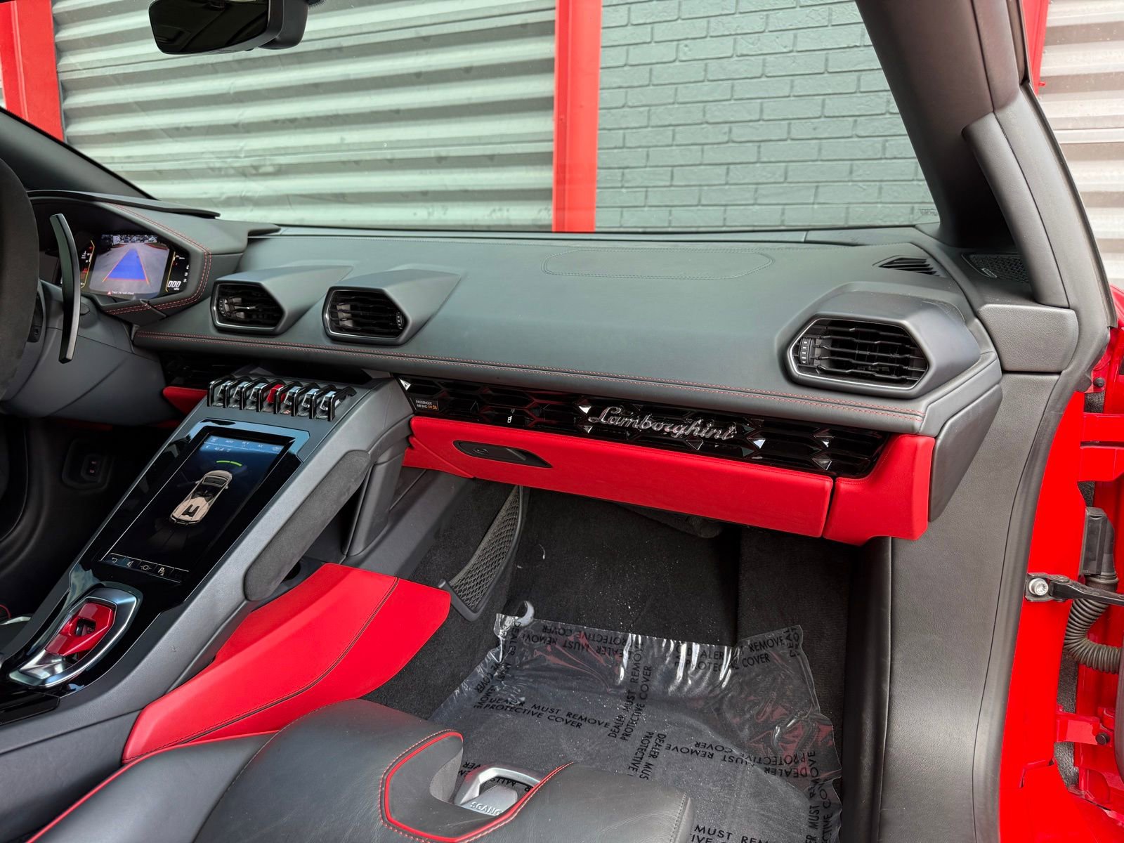 Used 2020 Lamborghini Huracan EVO image 21