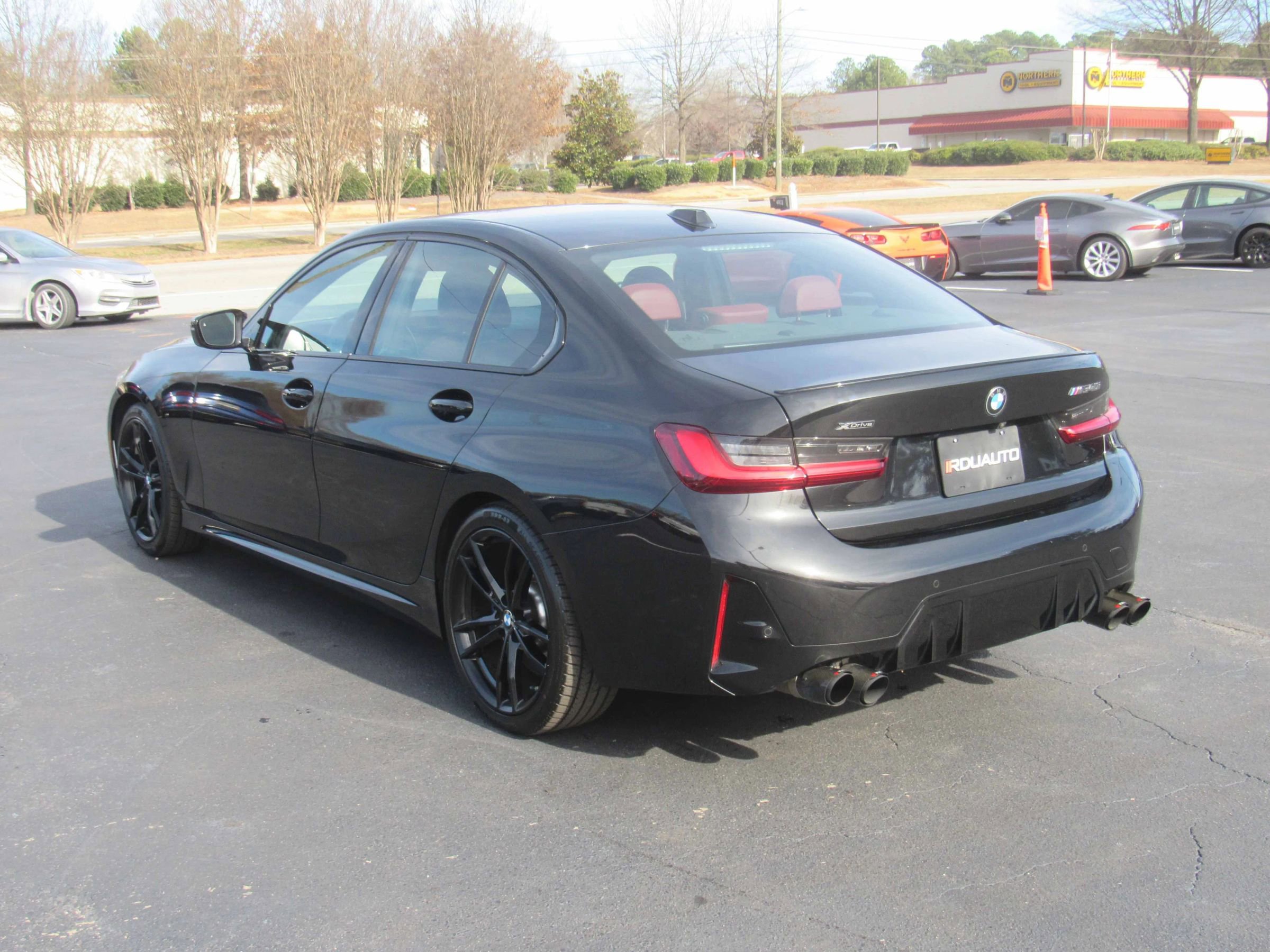 Used 2024 BMW M340i xDrive w/ Driving Assistance Package image 9