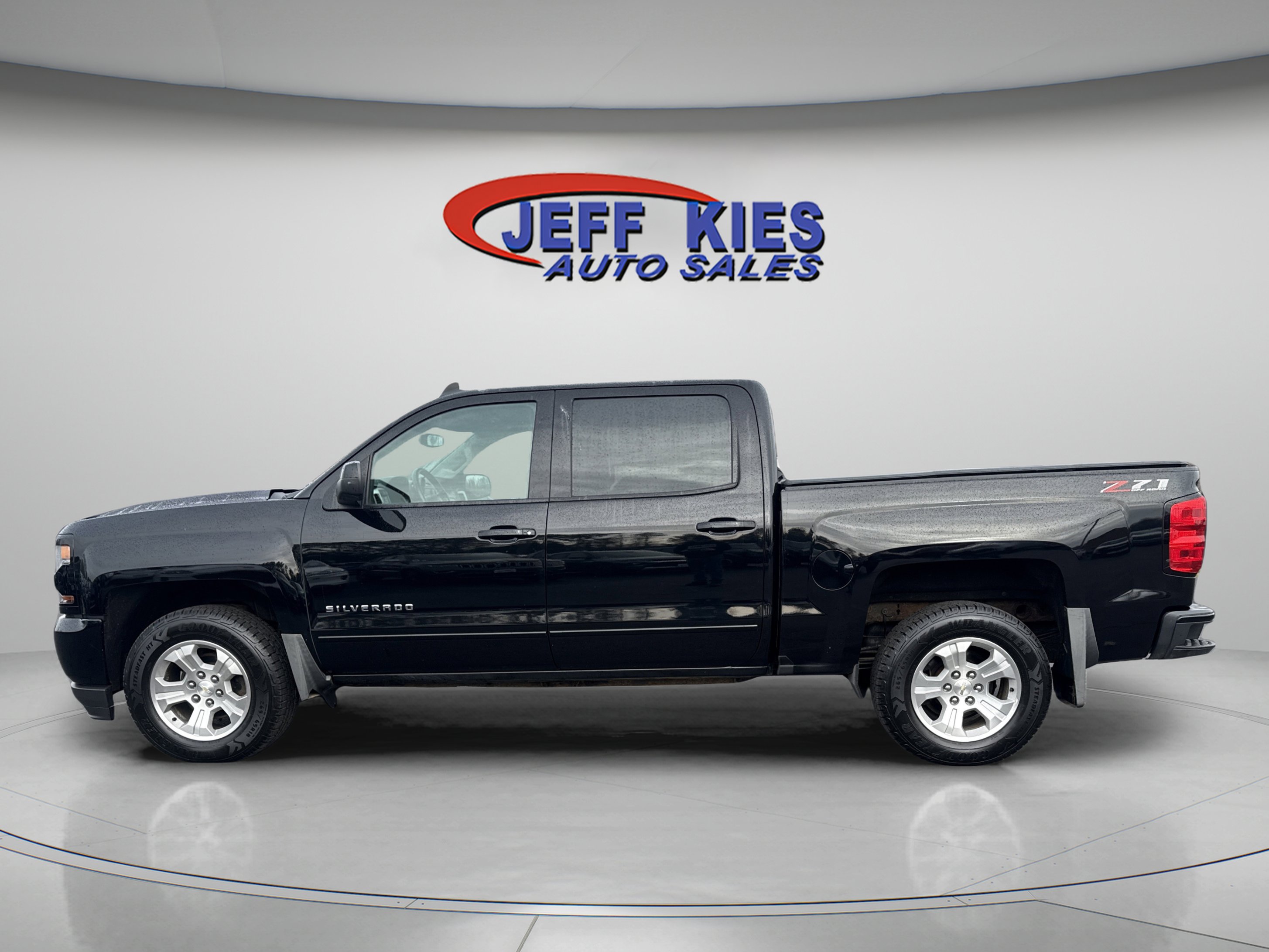 Used 2018 Chevrolet Silverado 1500 LT w/ All Star Edition image 8