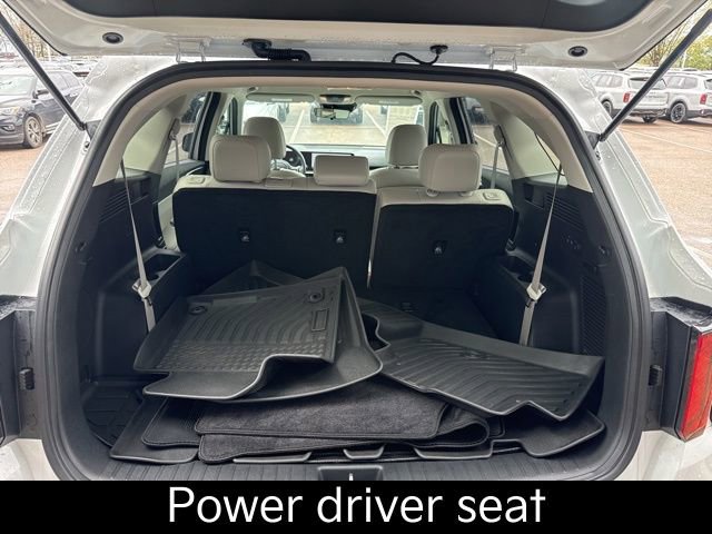 Certified 2025 Kia Sorento S image 11