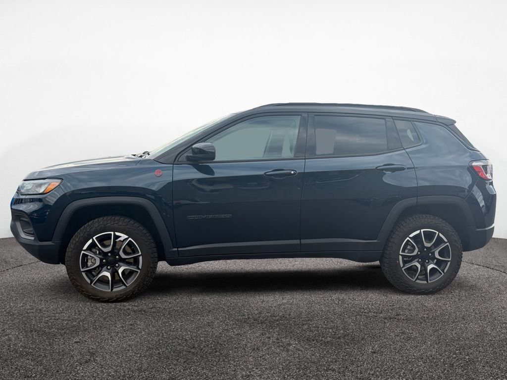 Certified 2024 Jeep Compass Trailhawk w/ Sun and Sound Group AWD/4WD image 2