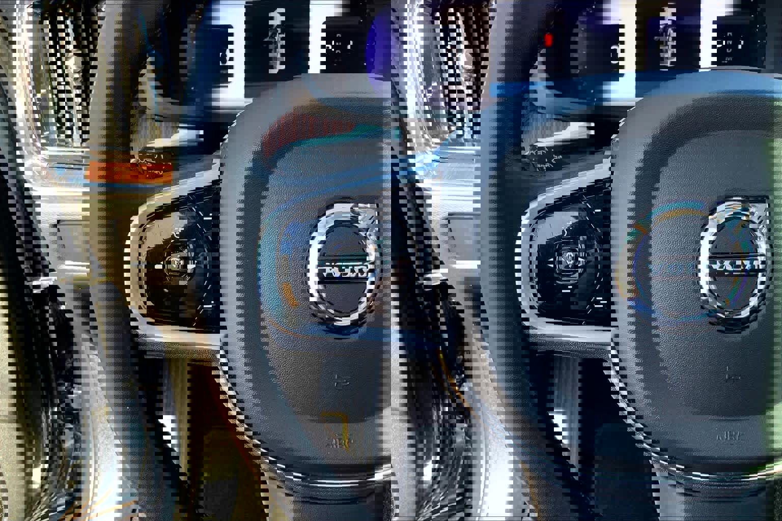 Used 2023 Volvo S60 B5 Plus AWD/4WD image 24