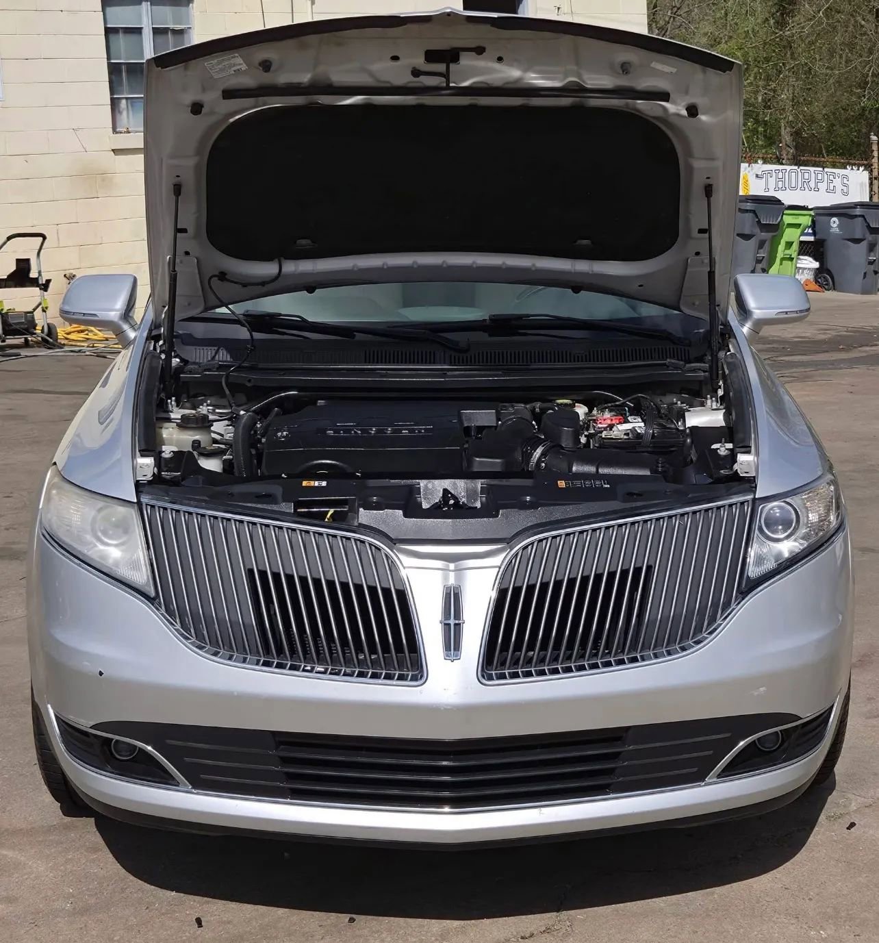 Used 2014 Lincoln MKT FWD image 5