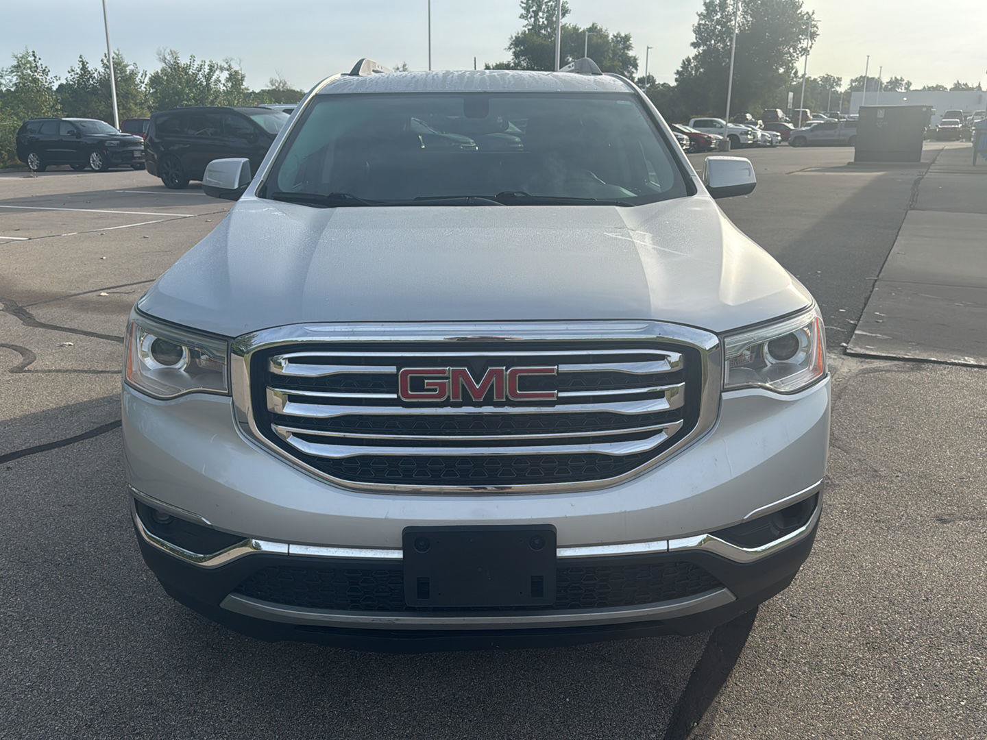 Used 2019 GMC Acadia SLT AWD/4WD image 8