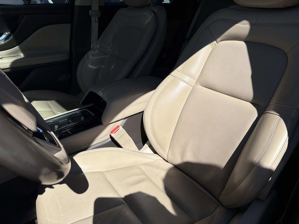 Used 2020 Lincoln Corsair Reserve image 21