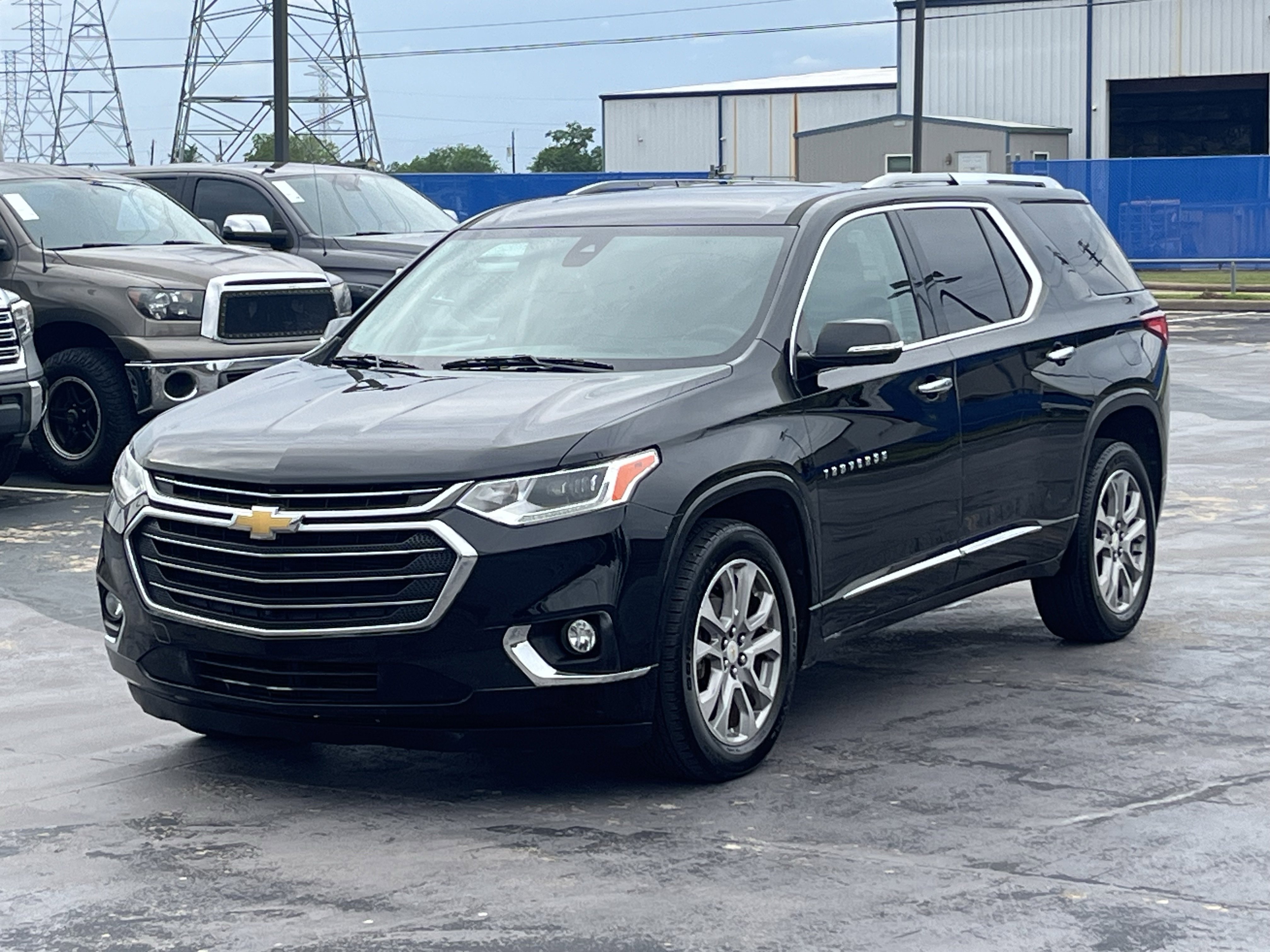 Used 2018 Chevrolet Traverse Premier w/ Driver Confidence II Package FWD image 5