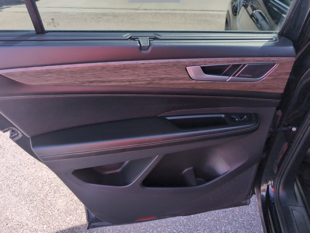 Used 2024 Volkswagen Atlas SEL Premium R-Line image 15