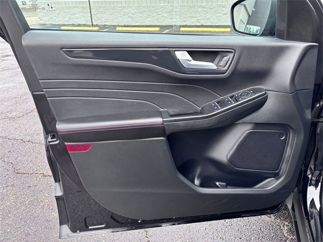 Used 2025 Ford Escape ST-Line image 12