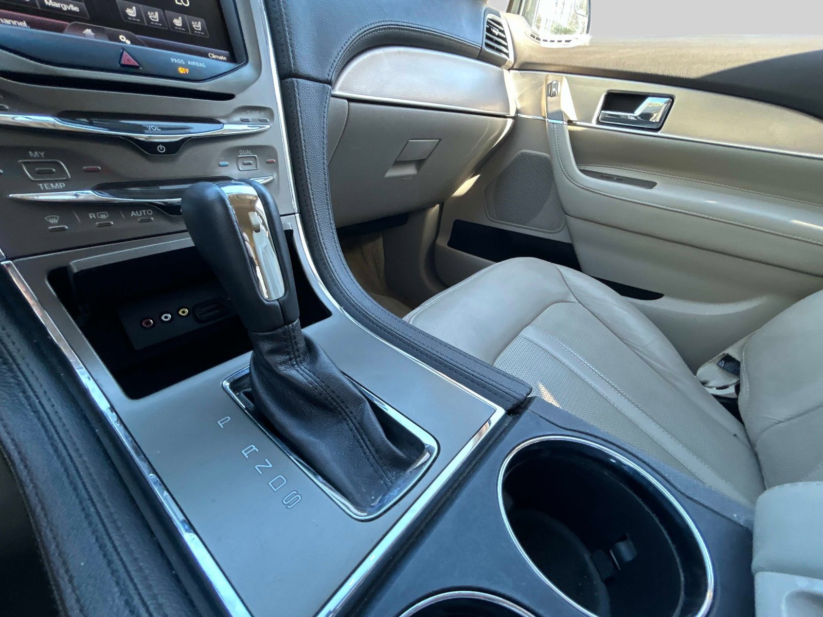 Used 2013 Lincoln MKX FWD image 32