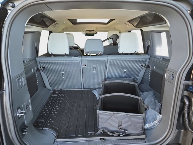 New 2026 Land Rover Defender 110 S AWD/4WD image 10