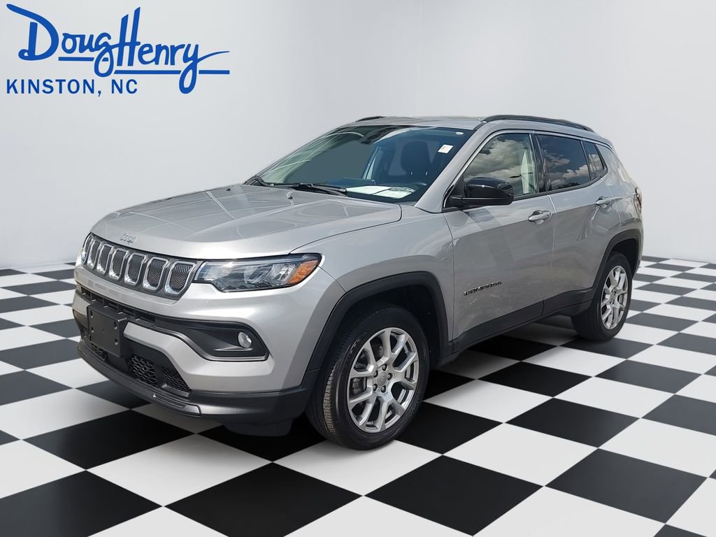 Used 2022 Jeep Compass Latitude AWD/4WD image 1
