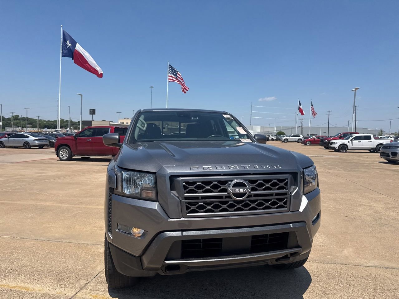 Used 2022 Nissan Frontier SV AWD/4WD image 3