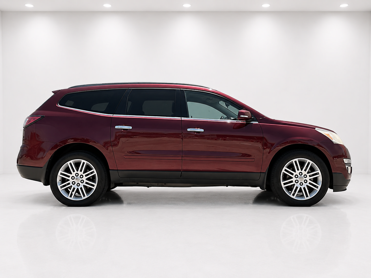 Used 2015 Chevrolet Traverse LT w/ Style and Technology Package FWD image 5