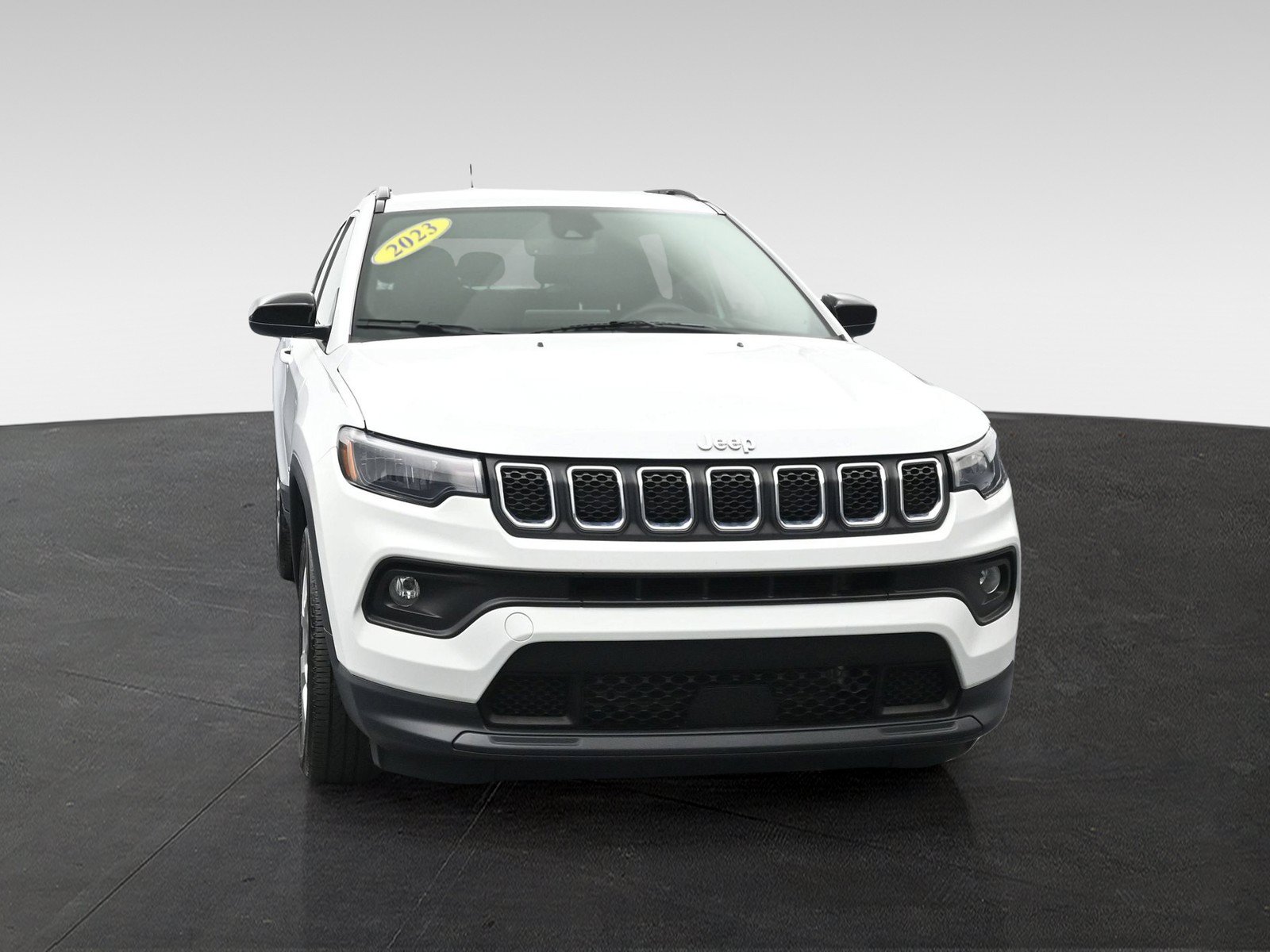 Used 2023 Jeep Compass Latitude AWD/4WD image 7