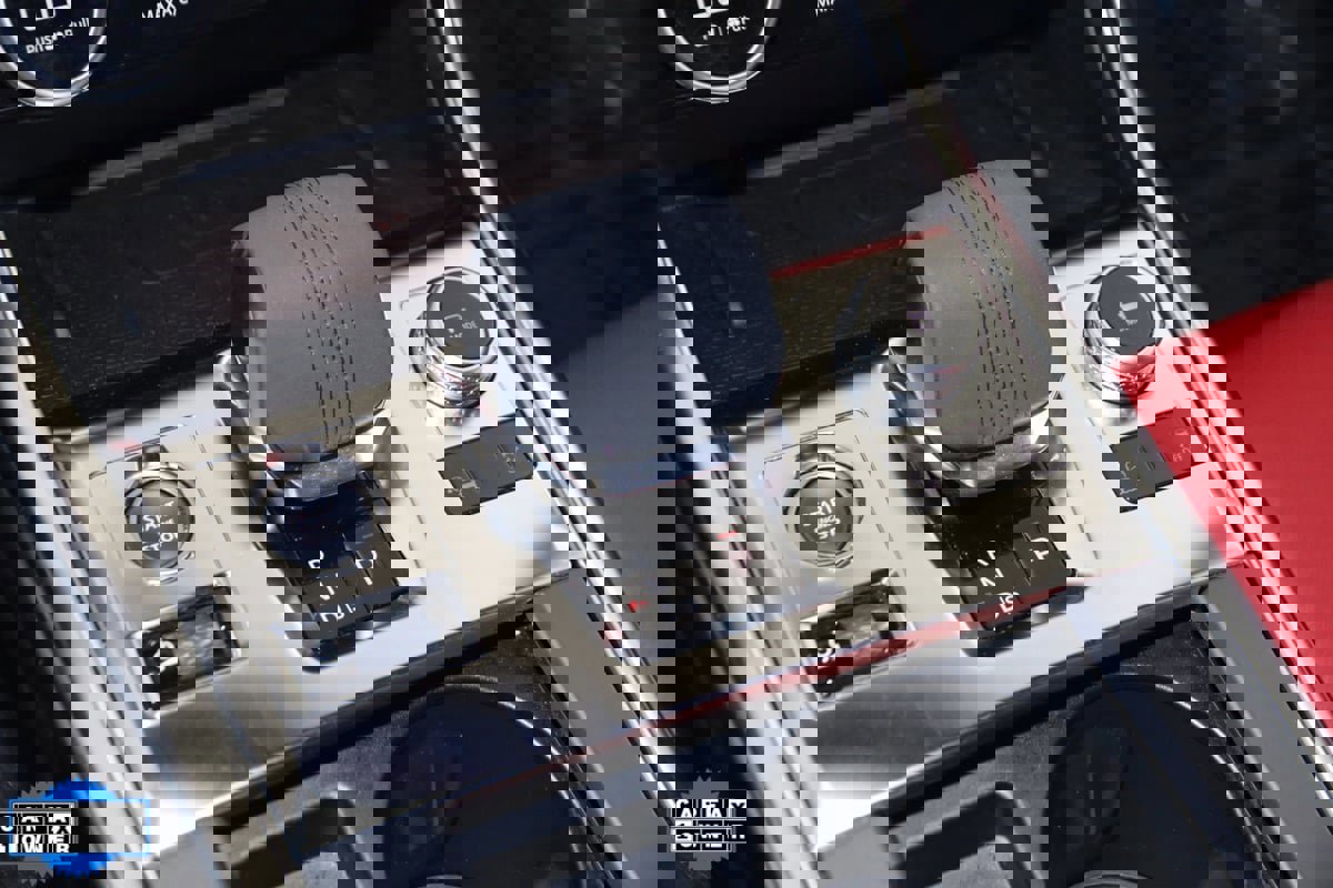 Used 2024 Jaguar XF R-Dynamic SE image 7