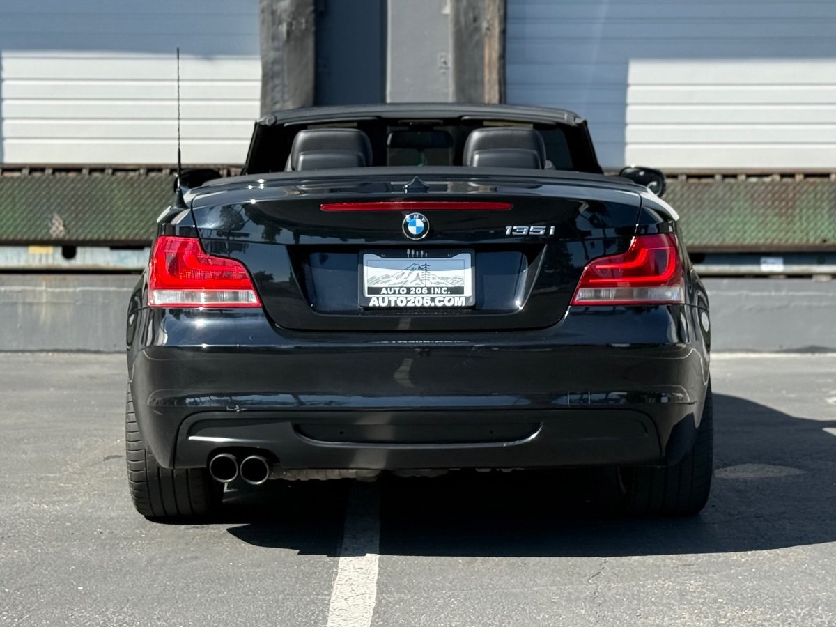 Used 2012 BMW 135i Convertible RWD image 4