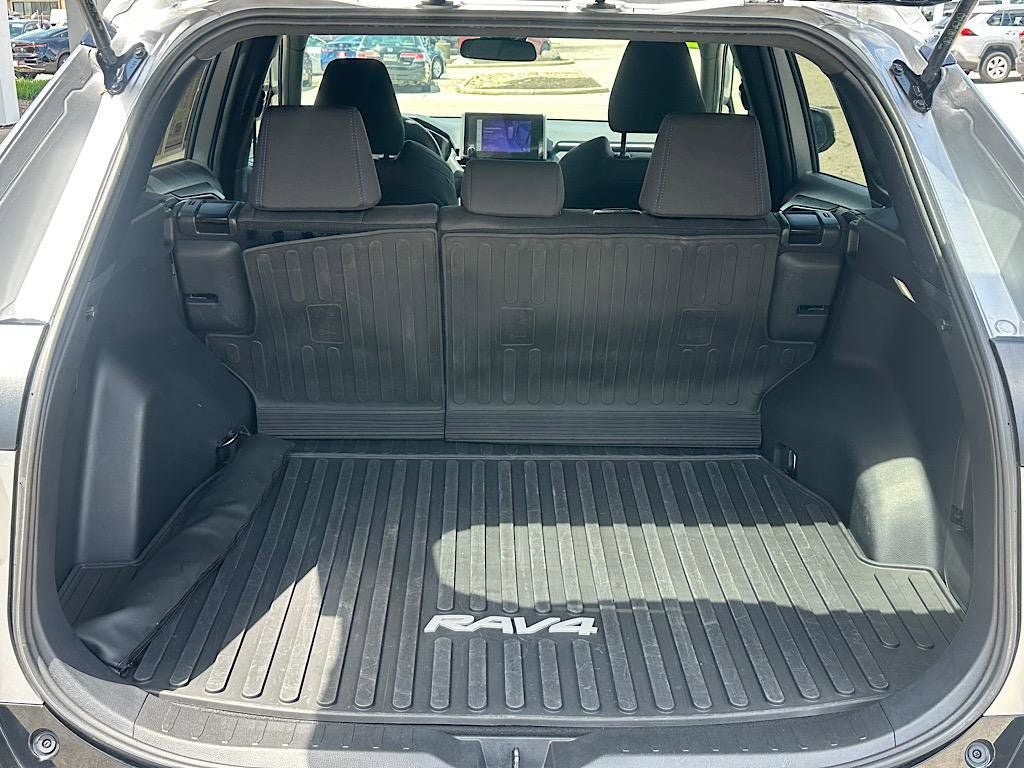 Certified 2025 Toyota RAV4 SE AWD/4WD image 12