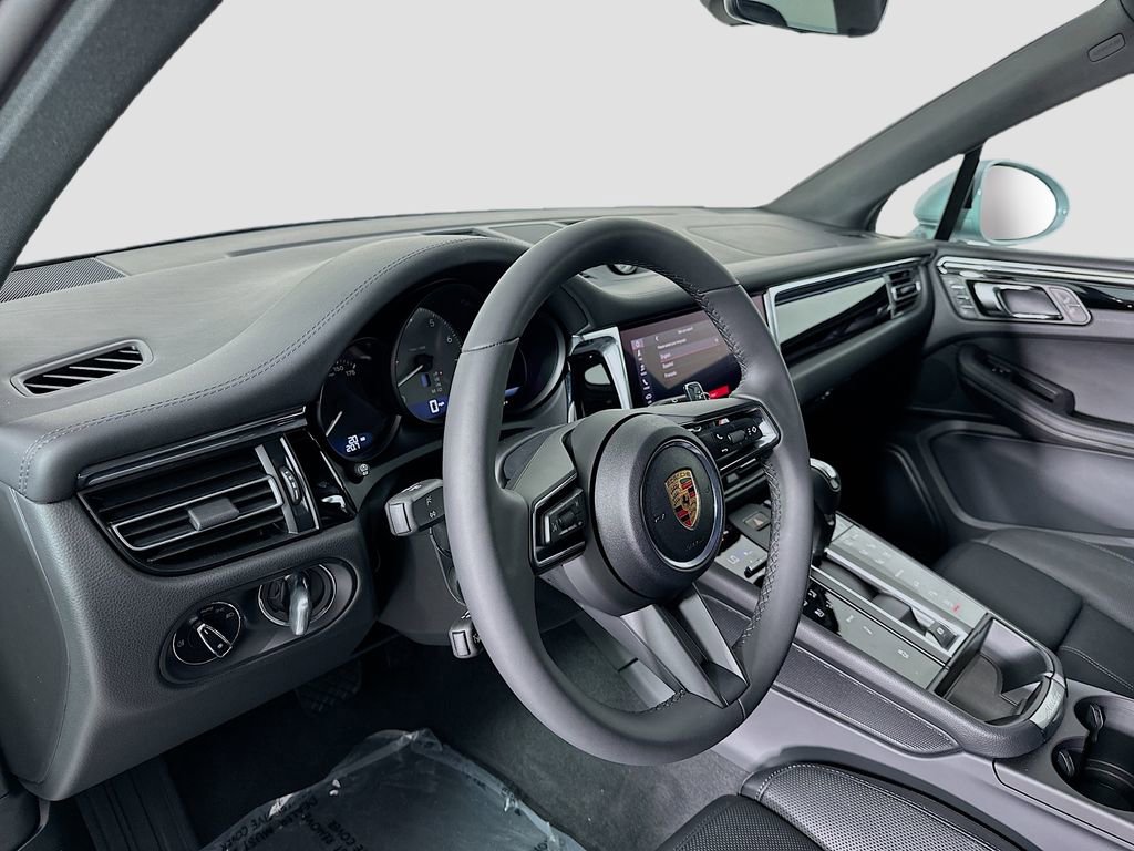 New 2025 Porsche Macan S image 4