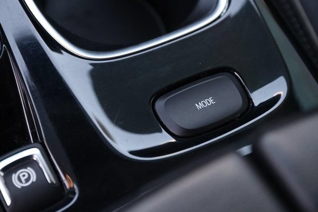 Used 2021 Buick Envision Essence w/ Sport Touring Package FWD image 21