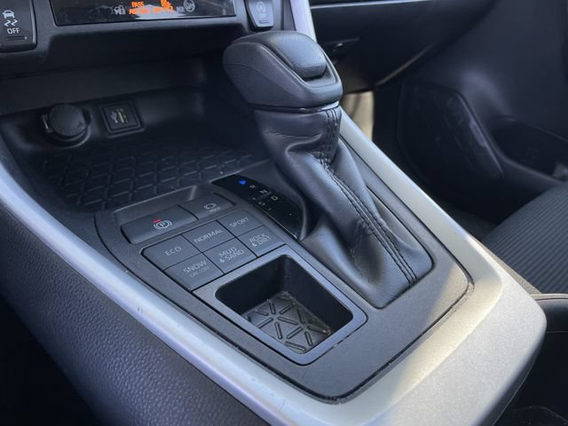 Used 2025 Toyota RAV4 LE AWD/4WD image 21
