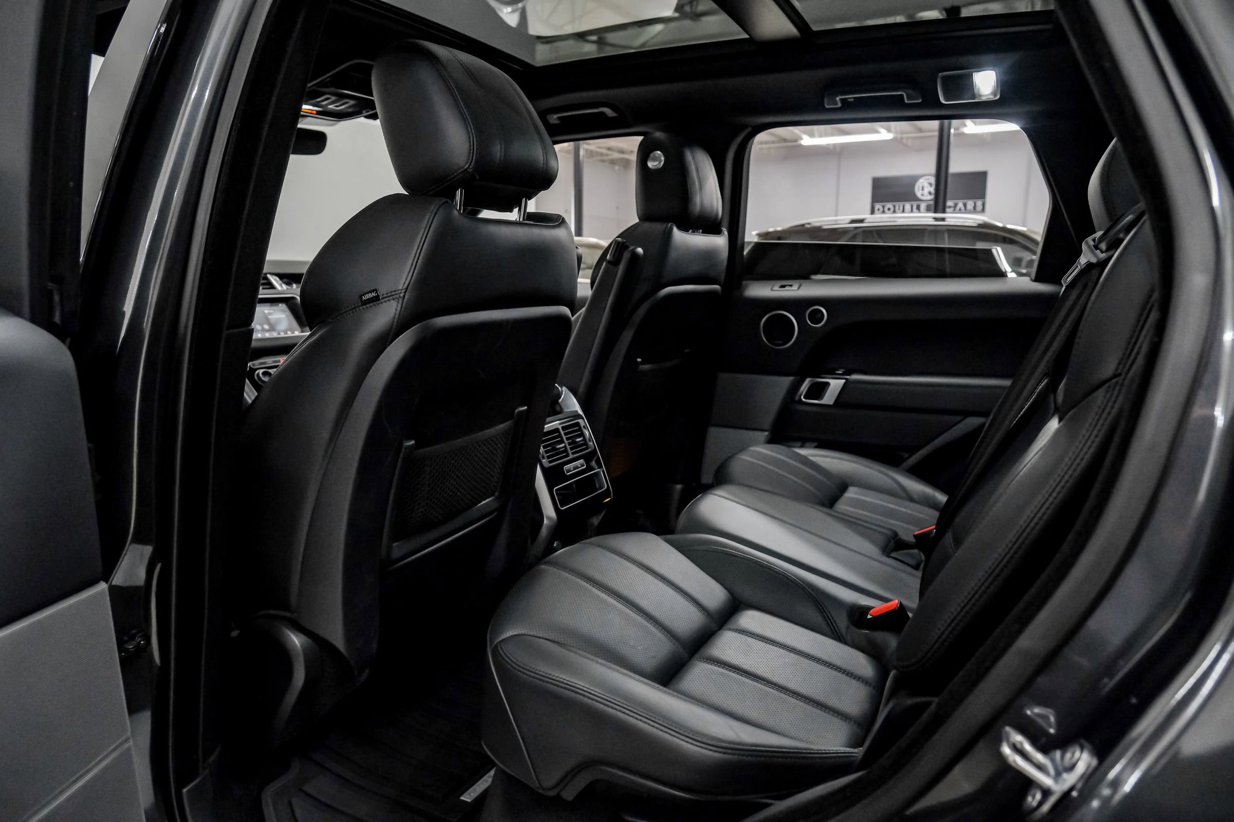 Used 2017 Land Rover Range Rover Sport HSE image 34