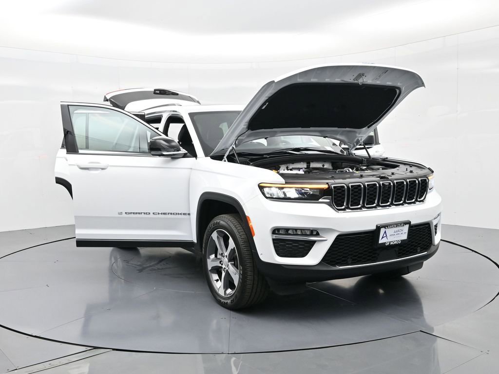New 2025 Jeep Grand Cherokee Limited 4xe w/ Luxury Tech Group II image 25