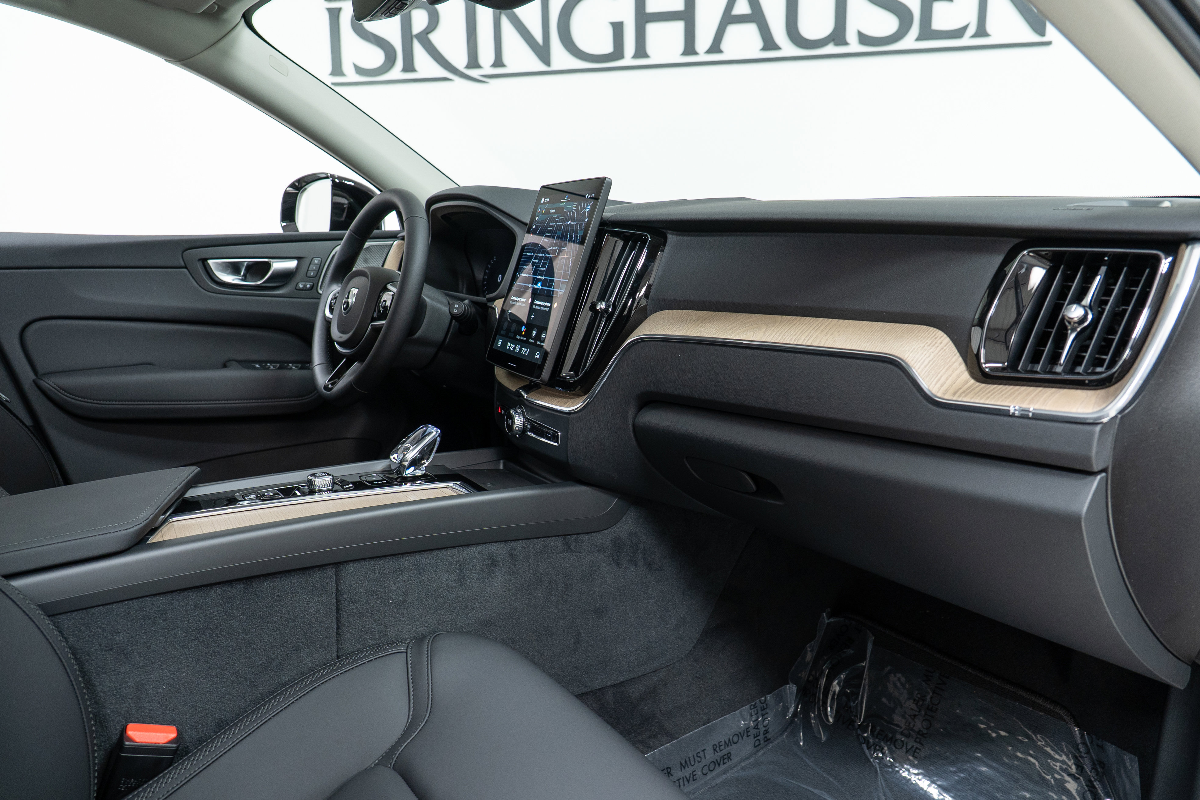 New 2026 Volvo XC60 B5 Plus w/ Climate Package image 21