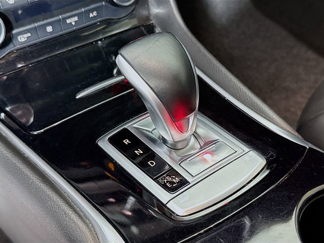 Used 2017 INFINITI QX30 AWD image 18