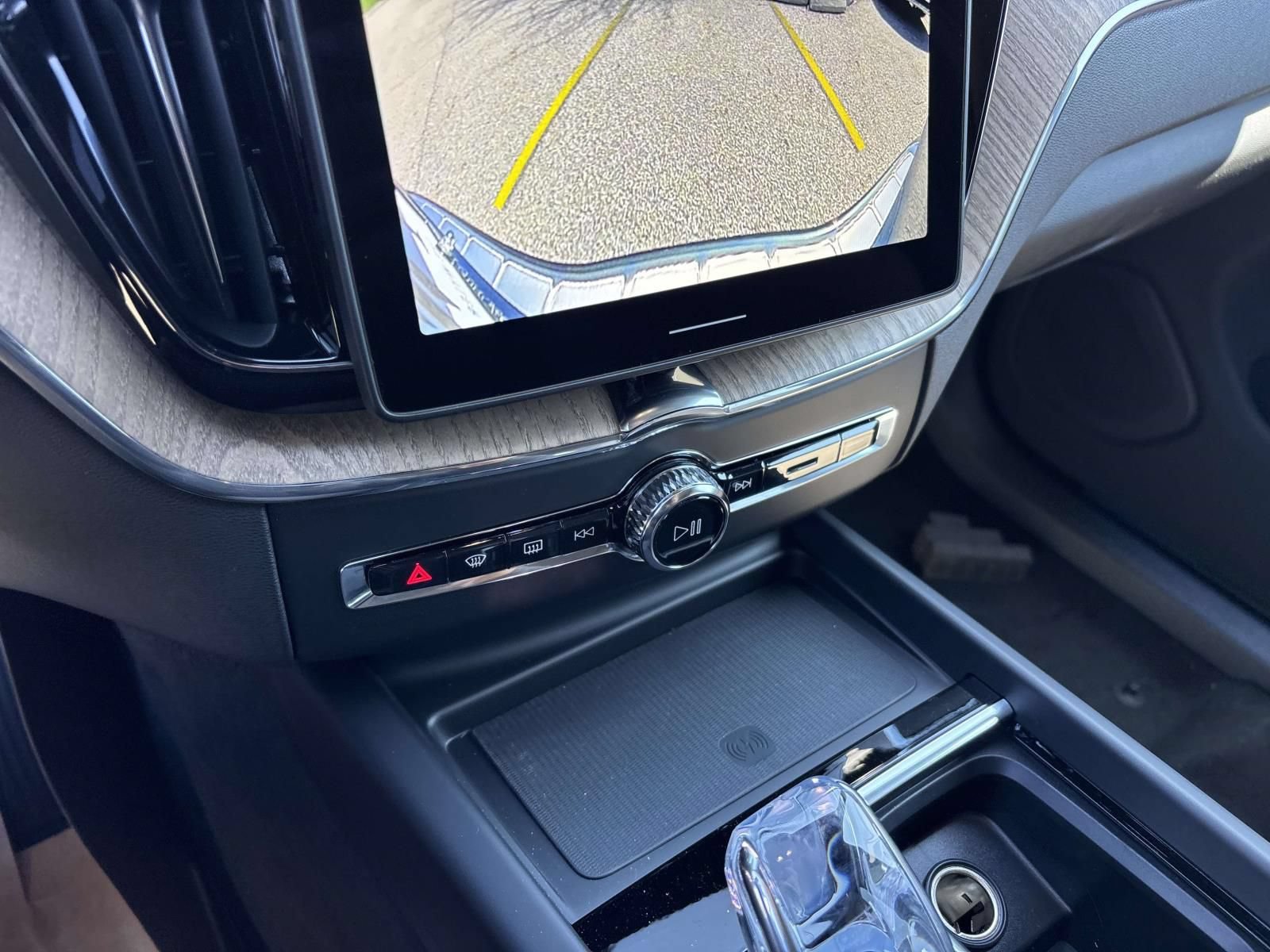 New 2026 Volvo XC60 B5 Plus w/ Protection Package Premier AWD/4WD image 21