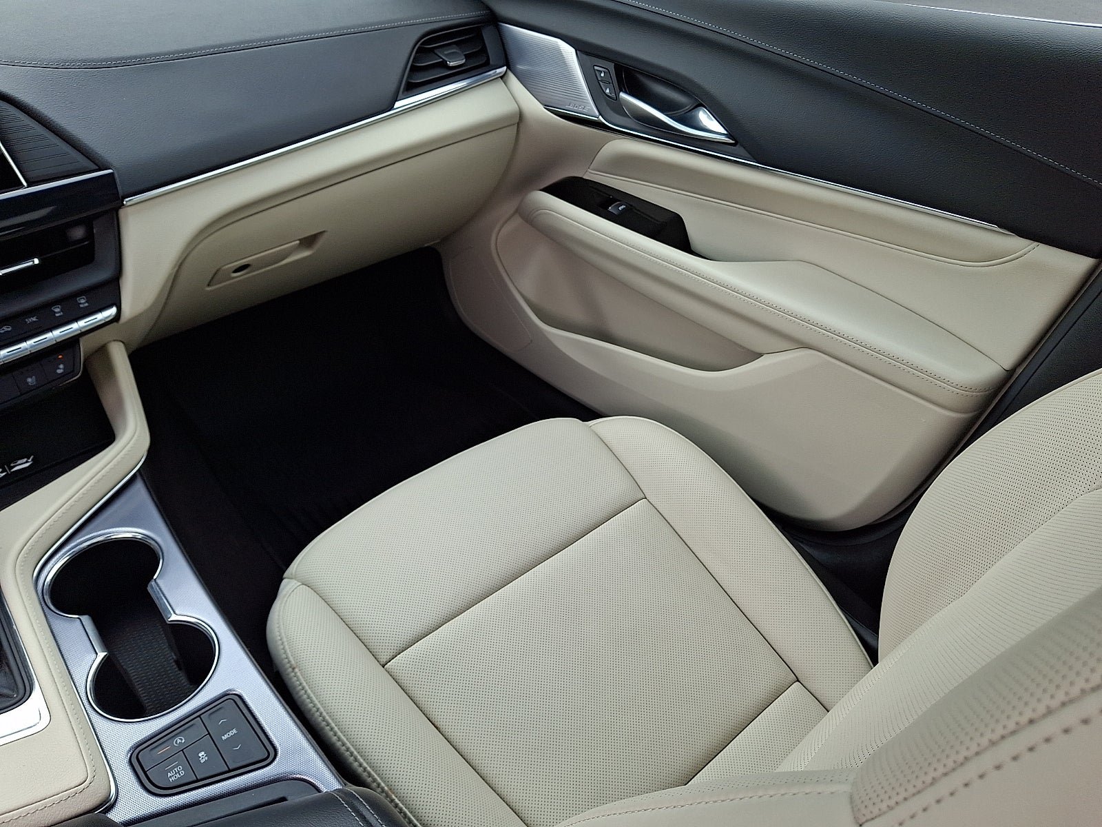 Certified 2024 Cadillac CT4 Premium Luxury AWD/4WD image 20