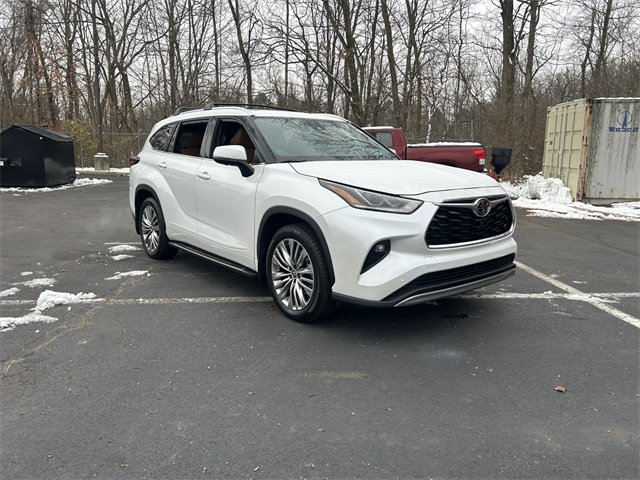 Used 2024 Toyota Highlander Platinum image 23