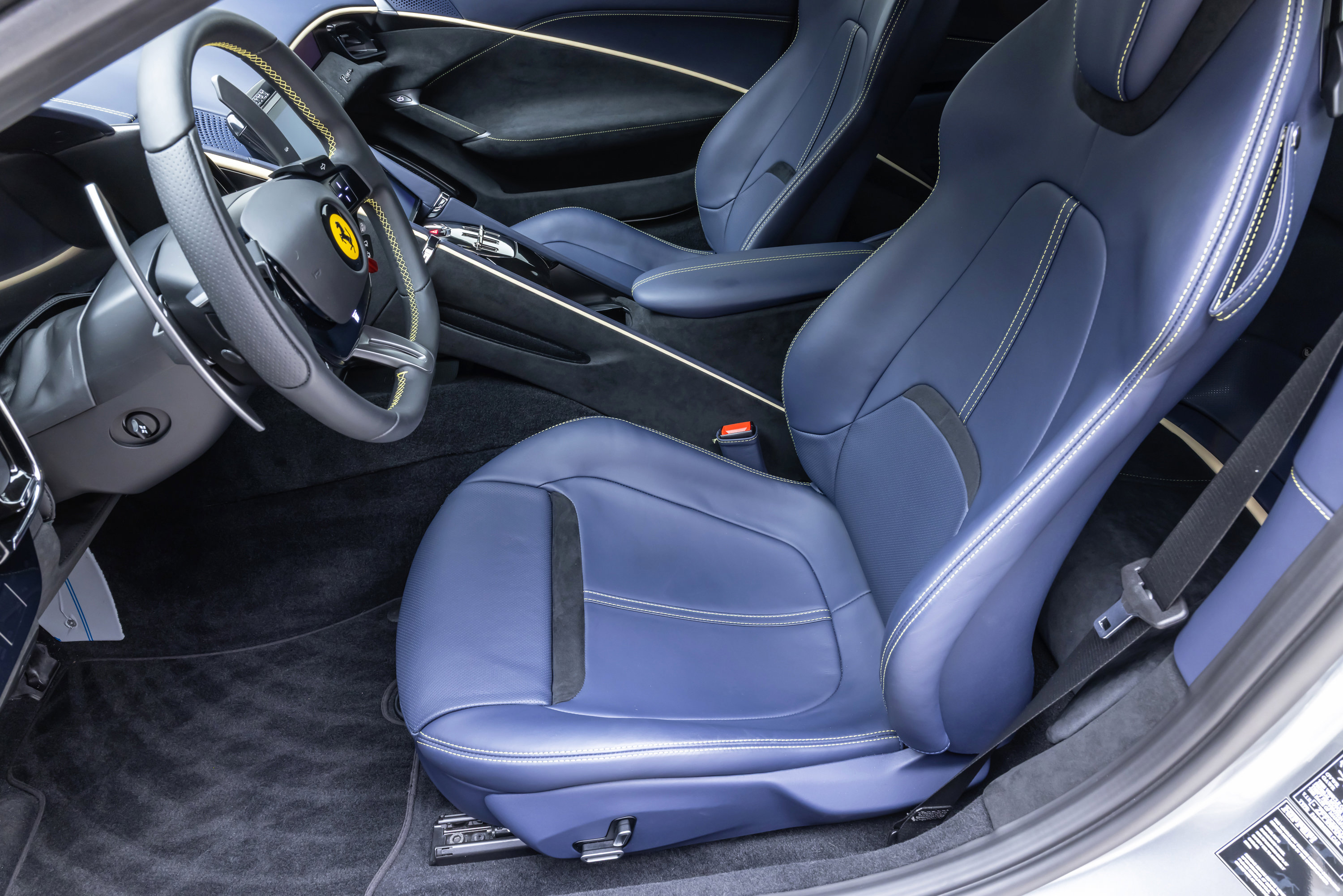 Used 2023 Ferrari Roma RWD image 32