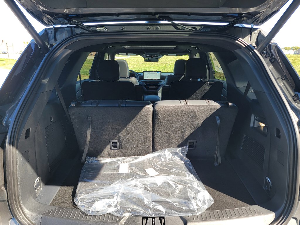 New 2026 Ford Explorer ST-Line w/ ST-Line Street Pack image 14