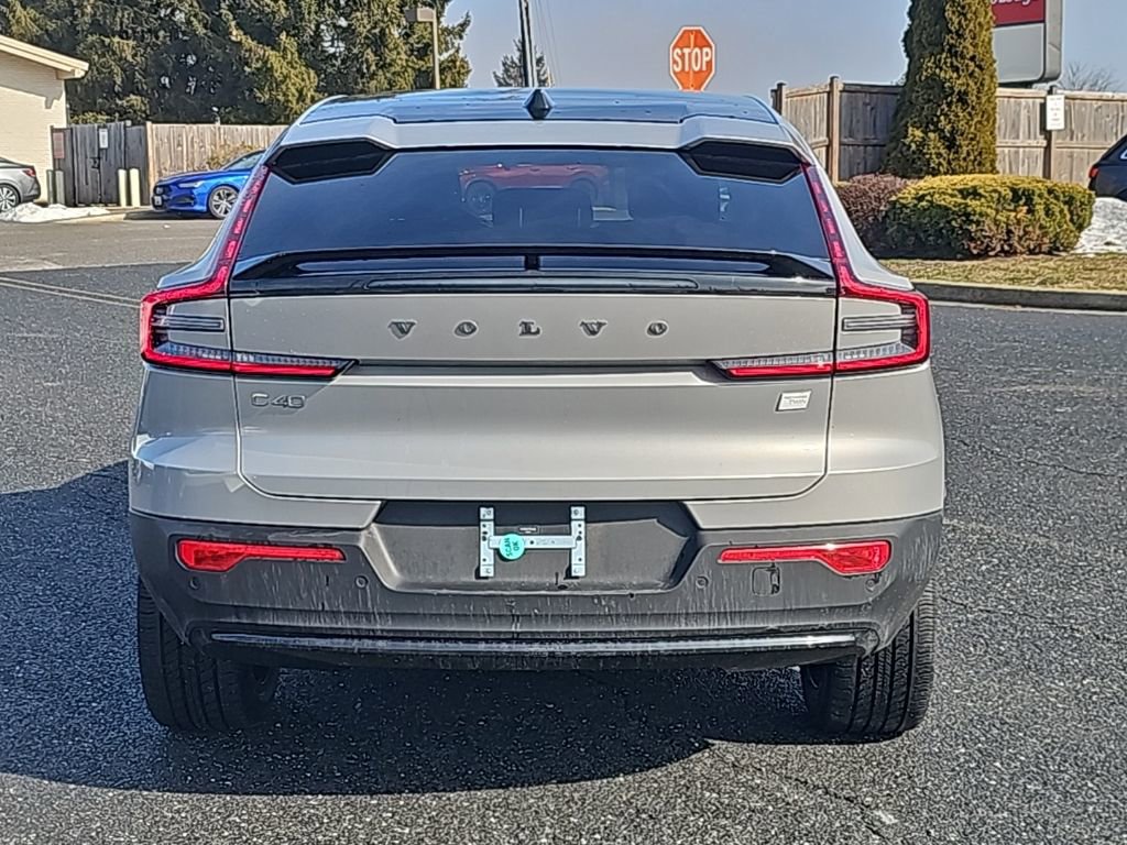 Used 2023 Volvo C40 Recharge Core image 13