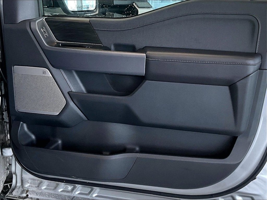 Used 2025 Ford F150 Lariat w/ Equipment Group 501A Mid image 12