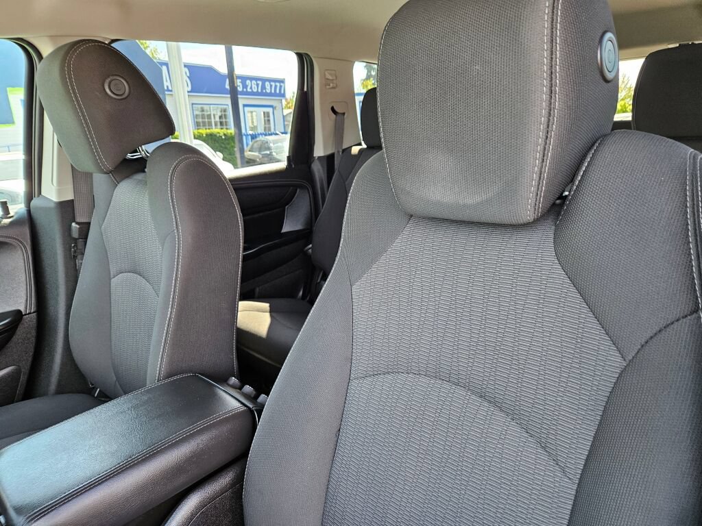 Used 2017 Chevrolet Traverse LT FWD image 17