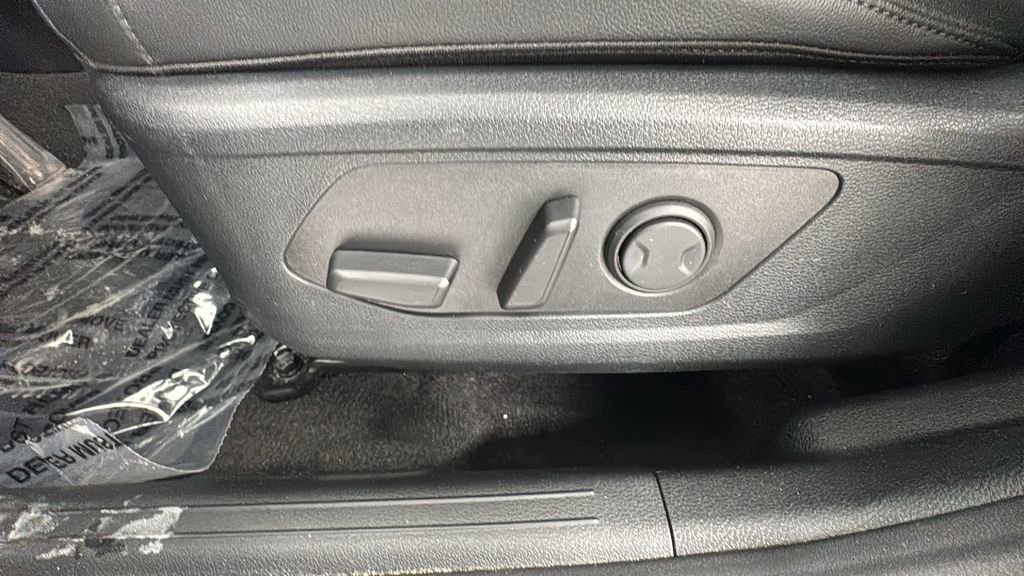 Used 2025 Kia Sportage X-Line w/ Premium Package image 11