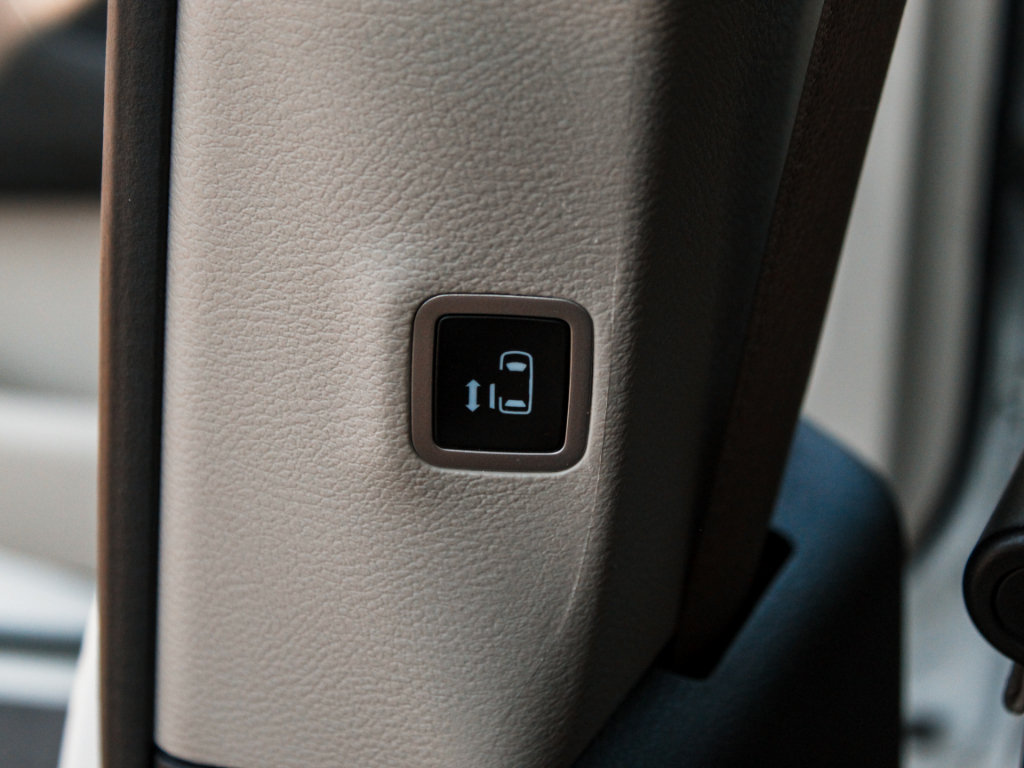 Used 2023 Chrysler Pacifica Touring-L FWD image 26