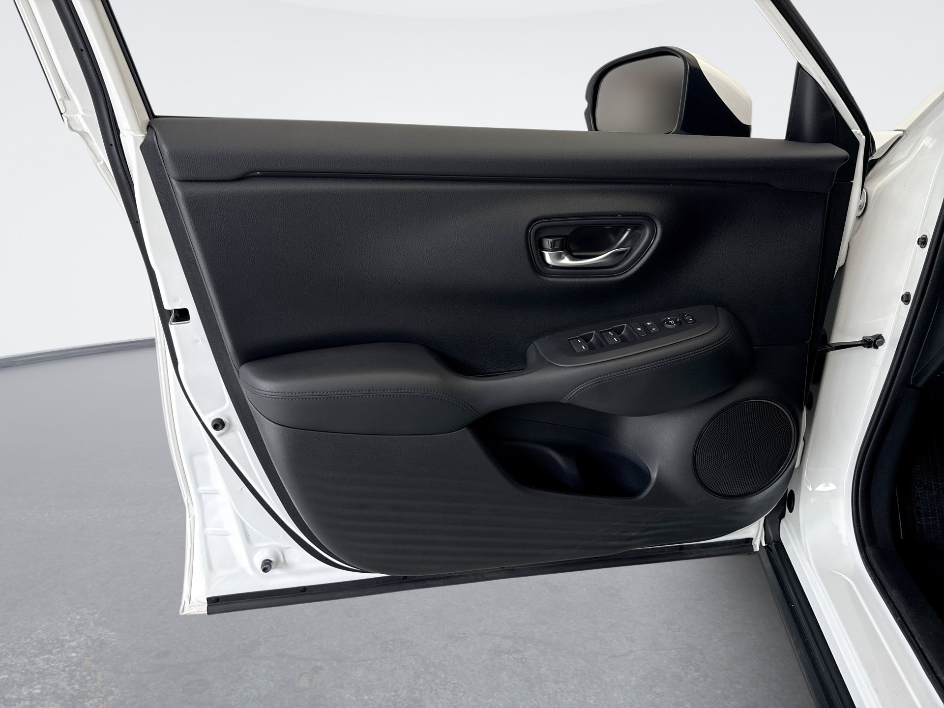 Used 2024 Honda HR-V LX image 9